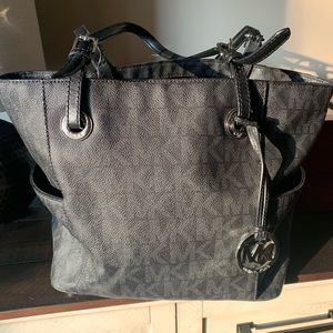 Black leather Micheal Kors tote bag